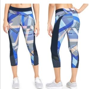 Athleta Electric Geo Sonar Capri Leggings
